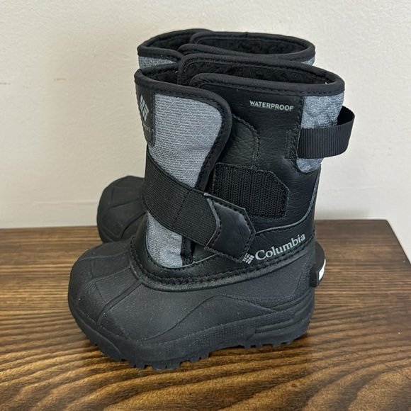 NWT Columbia Toddler Bugaboot Celsius Strap Snow Boot - Picture 3 of 8